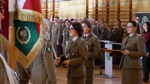 Uroczysty apel z okazji Narodowego Święta Niepodległości w komendzie Nadodrzańskiego Oddziału Straży Granicznej Uroczysty apel z okazji Narodowego Święta Niepodległości w komendzie Nadodrzańskiego Oddziału Straży Granicznej