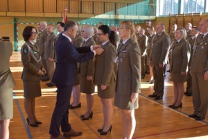 Uroczysty apel z okazji Narodowego Święta Niepodległości w komendzie Nadodrzańskiego Oddziału Straży Granicznej Uroczysty apel z okazji Narodowego Święta Niepodległości w komendzie Nadodrzańskiego Oddziału Straży Granicznej