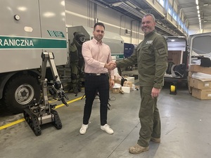 Nowy robot pirotechniczny na poznańskim lotnisku Nowy robot pirotechniczny na poznańskim lotnisku