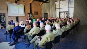 Odprawa służbowa podsumowująca działalność Nadodrzańskiego Oddziału Straży Granicznej w 2024 r. - przemawia płk SG Monika Musielak Komendant Nadodrzańskiego Oddziału Straży Granicznej Odprawa służbowa podsumowująca działalność Nadodrzańskiego Oddziału Straży Granicznej w 2024 r. - przemawia płk SG Monika Musielak Komendant Nadodrzańskiego Oddziału Straży Granicznej