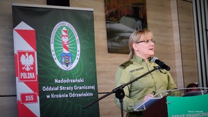 Odprawa służbowa podsumowująca działalność Nadodrzańskiego Oddziału Straży Granicznej w 2024 r. - przemawia płk SG Wioletta Kieliszak Zastępca Komendanta Nadodrzańskiego Oddziału Straży Granicznej Odprawa służbowa podsumowująca działalność Nadodrzańskiego Oddziału Straży Granicznej w 2024 r.- przemawia płk SG Wioletta Kieliszak Zastępca Komendanta Nadodrzańskiego Oddziału Straży Granicznej