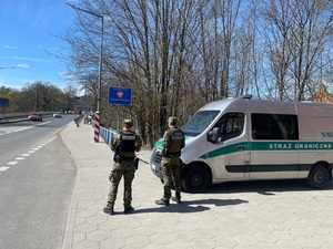 Działania kontrolne Straży Granicznej i policji wzdłuż polsko-niemieckiej granicy - kontrola drogowa w Zgorzelcu Działania kontrolne Straży Granicznej i policji wzdłuż polsko-niemieckiej granicy - kontrola drogowa w Zgorzelcu