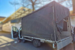 Kokaina ukryta w specjalnych skrytkach w samochodzie ciężarowym Kokaina ukryta w specjalnych skrytkach w samochodzie ciężarowym