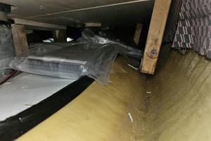 Kokaina ukryta w specjalnych skrytkach w samochodzie ciężarowym Kokaina ukryta w specjalnych skrytkach w samochodzie ciężarowym