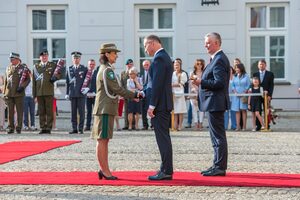 Wręczenie awansu generalskiego Komendantowi Nadodrzańskiego Oddziału Straży Granicznej płk SG Monice Musielak Wręczenie awansu generalskiego Komendantowi Nadodrzańskiego Oddziału Straży Granicznej płk SG Monice Musielak