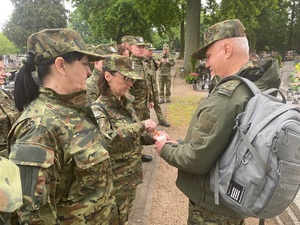 Symboliczny marsz kadry kierowniczej Nadodrzańskiego Oddziału Straży Granicznej śladami dawnej polsko-niemieckiej granicy Symboliczny marsz kadry kierowniczej Nadodrzańskiego Oddziału Straży Granicznej śladami dawnej polsko-niemieckiej granicy