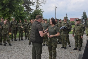 Symboliczny marsz kadry kierowniczej Nadodrzańskiego Oddziału Straży Granicznej śladami dawnej polsko-niemieckiej granicy Symboliczny marsz kadry kierowniczej Nadodrzańskiego Oddziału Straży Granicznej śladami dawnej polsko-niemieckiej granicy