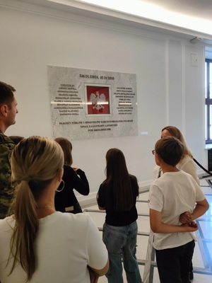 Wycieczka dzieci z Powiatowego Domu Dziecka w Krośnie Odrzańskim do Warszawy Wycieczka dzieci z Powiatowego Domu Dziecka w Krośnie Odrzańskim do Warszawy