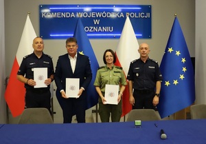 Podpisanie porozumień z wielkopolskimi szkołami w sprawie szkolenia młodzieży w Oddziałach o Profilu Mundurowym Podpisanie porozumień z wielkopolskimi szkołami w sprawie szkolenia młodzieży w Oddziałach o Profilu Mundurowym