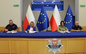 Podpisanie porozumień z wielkopolskimi szkołami w sprawie szkolenia młodzieży w Oddziałach o Profilu Mundurowym Podpisanie porozumień z wielkopolskimi szkołami w sprawie szkolenia młodzieży w Oddziałach o Profilu Mundurowym