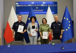 Podpisanie porozumień z wielkopolskimi szkołami w sprawie szkolenia młodzieży w Oddziałach o Profilu Mundurowym Podpisanie porozumień z wielkopolskimi szkołami w sprawie szkolenia młodzieży w Oddziałach o Profilu Mundurowym