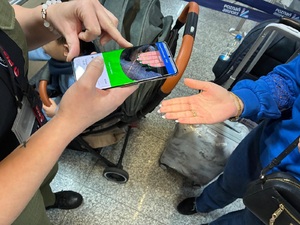 Odprawa paszportowa nowym, europejskim system Entry/Exit (EES) na lotnisku Poznań-Ławica Odprawa paszportowa nowym, europejskim system Entry/Exit (EES) na lotnisku Poznań-Ławica