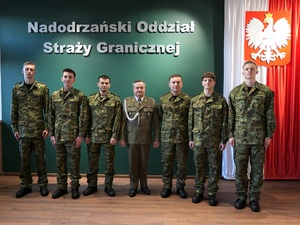 Ślubowanie nowo przyjętych funkcjonariuszy Straży Granicznej Ślubowanie nowo przyjętych funkcjonariuszy Straży Granicznej