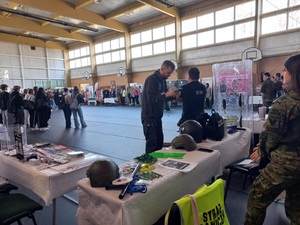 Promocja służby w Straży Granicznej podczas dni otwartych, targów lub innych wydarzeń organizowanych dla uczniów i studentów Promocja służby w Straży Granicznej podczas dni otwartych, targów lub innych wydarzeń organizowanych dla uczniów i studentów