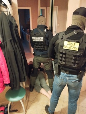 Zatrzymanie osób w sprawie organizowania nielegalnej migracji Zatrzymanie osób w sprawie organizowania nielegalnej migracji