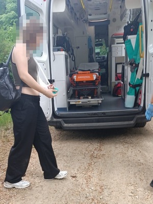 Funkcjonariusze Nadodrzańskiego Oddziału Straży Granicznej pomogli kobiecie po wypadku na rowerze Funkcjonariusze Nadodrzańskiego Oddziału Straży Granicznej pomogli kobiecie po wypadku na rowerze