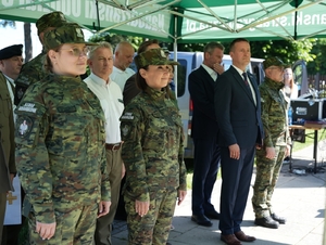 Ślubowanie 38 nowych funkcjonariuszy Nadodrzańskiego Oddziału Straży Granicznej Ślubowanie 38 nowych funkcjonariuszy Nadodrzańskiego Oddziału Straży Granicznej