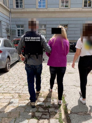 Straż Graniczna i CBŚP uderzyły w grupę czerpiącą korzyści z cudzego nierządu Straż Graniczna i CBŚP uderzyły w grupę czerpiącą korzyści z cudzego nierządu