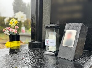Funkcjonariusze Straży Granicznej oddający hołd zmarłym funkcjonariuszom Funkcjonariusze Straży Granicznej oddający hołd zmarłym funkcjonariuszom